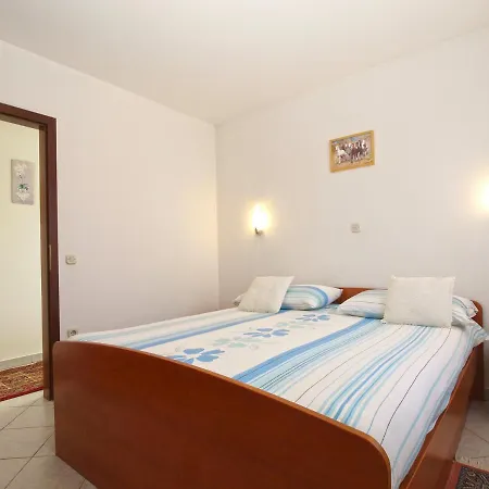 Apartman Mira 1978 *