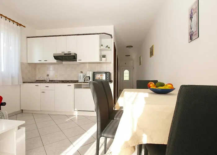 Apartment Mira 1978 *