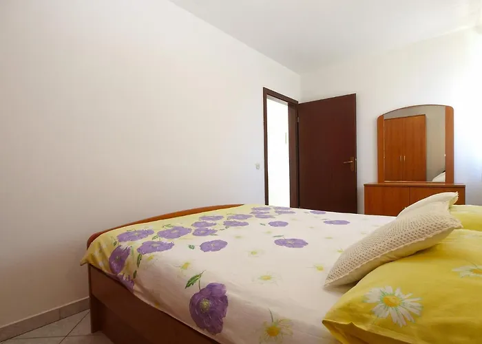 Mira 1978 Apartment
