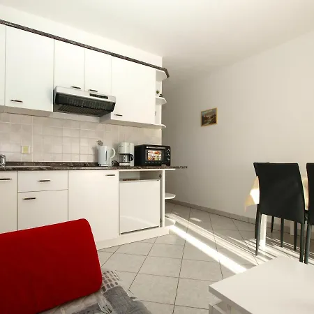 Mira 1978 Apartment Porec