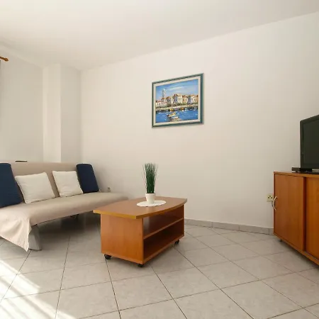 Mira 1978 Apartment Porec