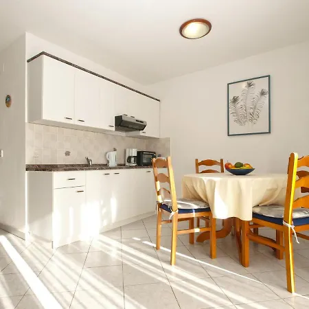 Mira 1978 Apartment