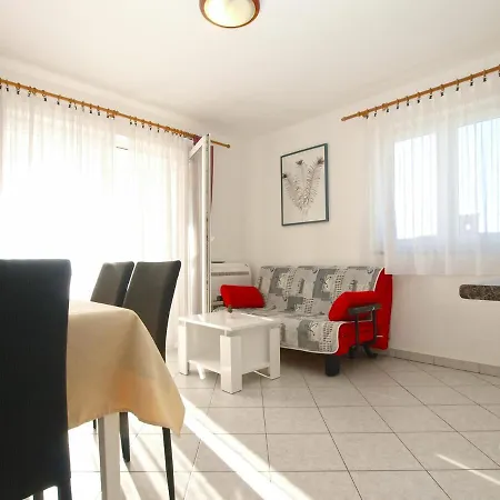 Mira 1978 Apartment Porec
