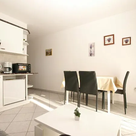 Apartmán Mira 1978 Poreč