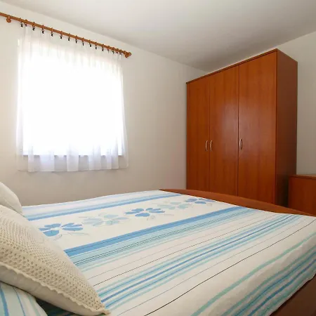 Mira 1978 Apartment
