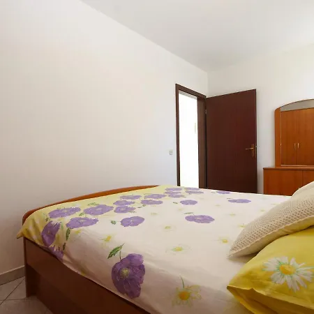 Mira 1978 Apartment