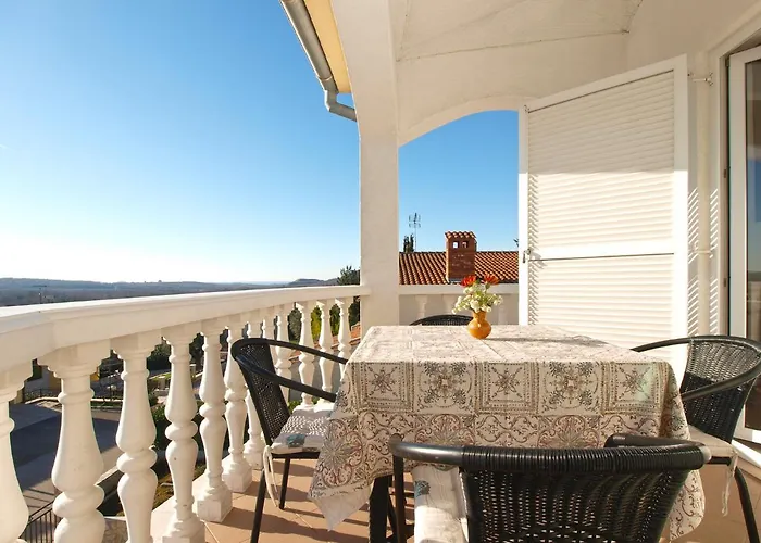 Апартаменты Mira 1978 *